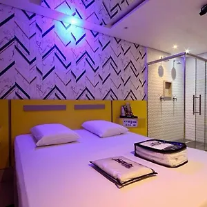 Secrets 2 Motel para Casais